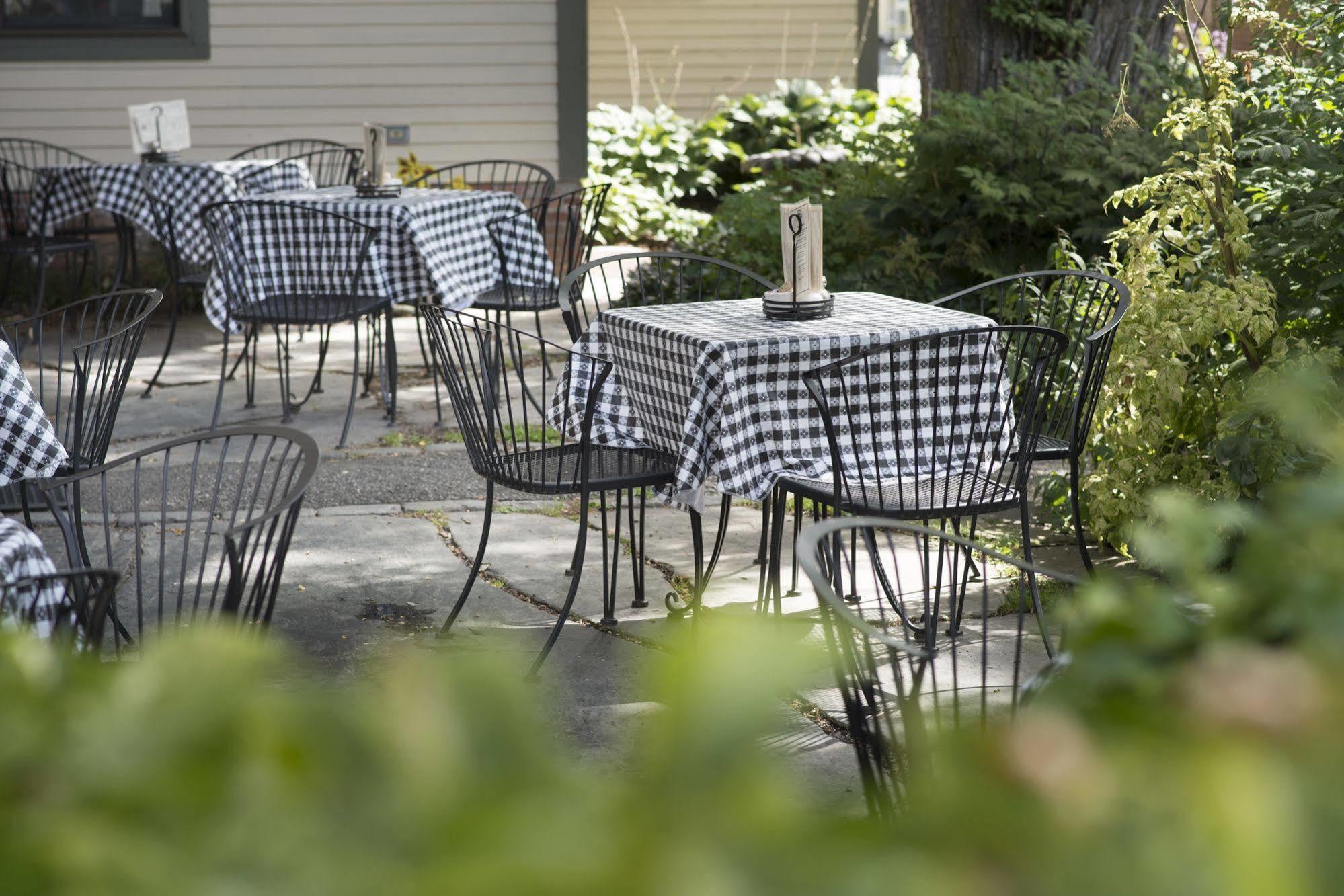 The Norwich Inn Exterior photo